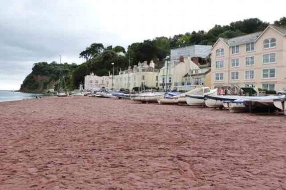 Marine Parade, Shaldon is closed for essential cliff repairs