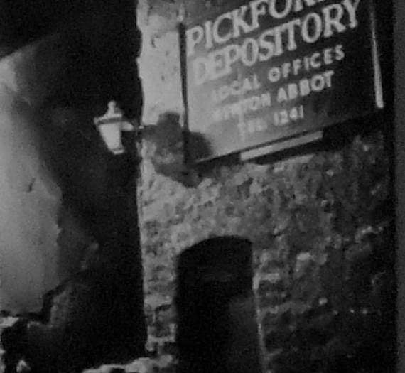 ONE FOOT IN THE PAST: Brokers, bonded warehouse and bridewell