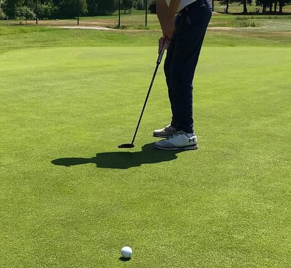 Debutant Ollie steers Stover to victory