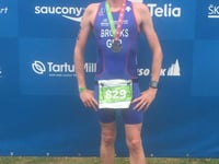Brooks retains European triathlon title