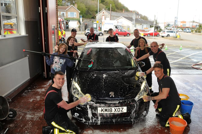 Photo: Steve Pope MDA090422D_SP002
Newton Abbot  Fire Station  charity car wash event
