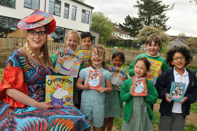 Photo: Steve Pope MDA270422A_SP008
Chagford Primary School. Children's author and illustrator Sarah McIntyre takes up her  new role as the school's Patron of reading. 
