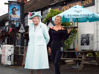Queen spotted at Cockwood pub