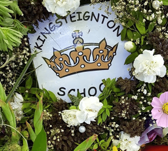 Kingsteignton School floral tribute for Her Majesty 