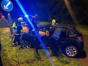 Car crashes into lamppost