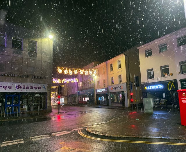 It's snowing in Newton tonight, show us your pictures