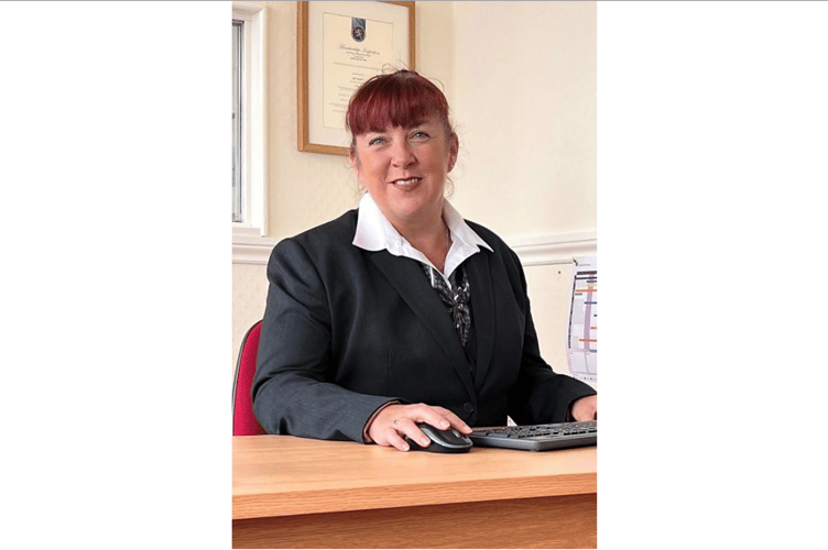 Linsie Kemp has joined the firm set up by her father  as a Funeral Aranger.