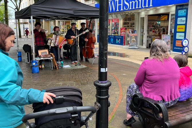 Local favourite vintage band Hot House Combo created a really upbeat vibe in Newton Abbot town centre this morning. 
Picture: Sally Henley (6-5-23)