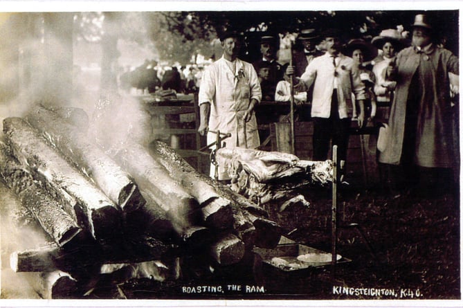 Roasting the Ram in Kignsteignton in 1915.Picture supplied by Richard Harris (thanks May 2023)