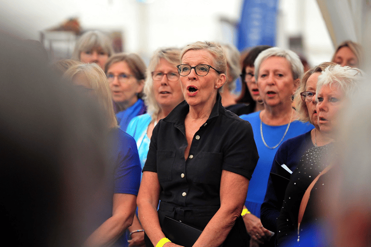 Music to munch with from the Big Noise Chorus