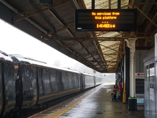 Rail lines closed as Second World War bomb removed 