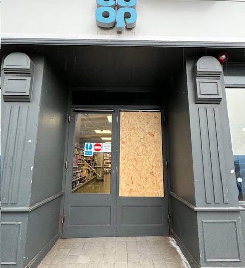 Hunt for burglars in Dawlish 