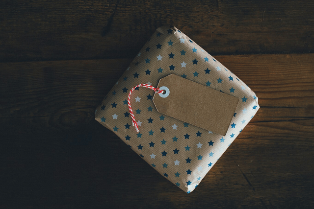 Wrapping paper: Creative crafts and responsible recycling