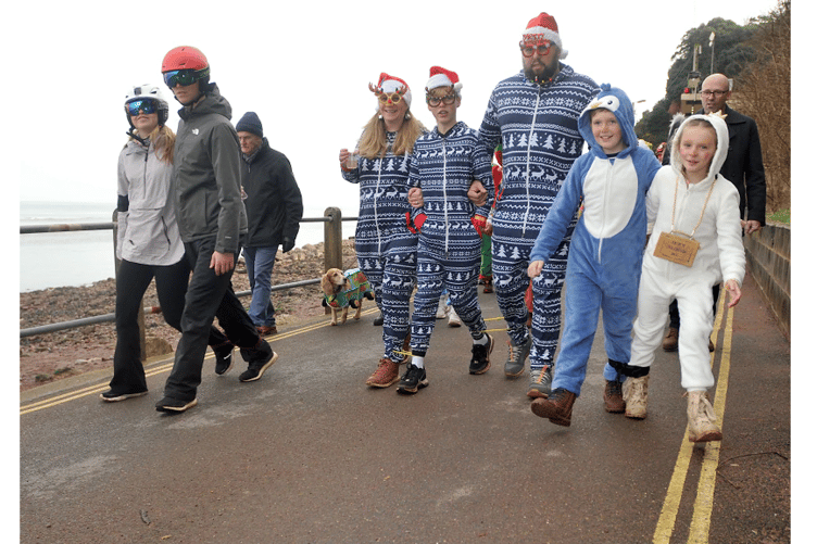Shaldon's Boxing Day three-legged race