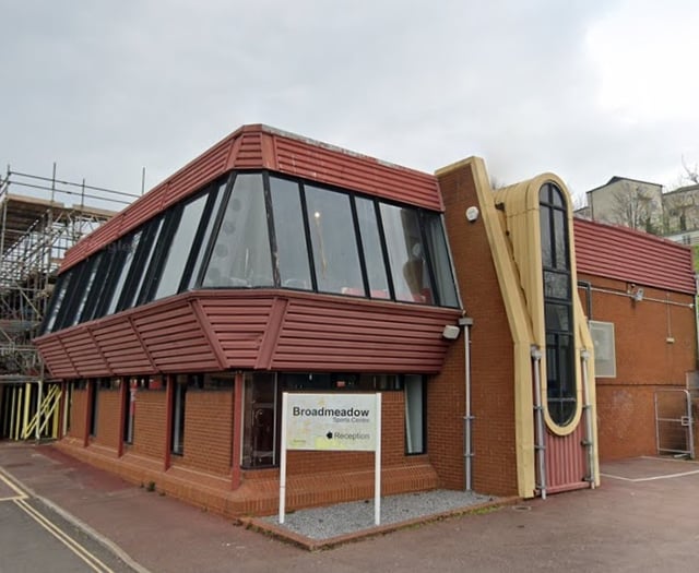 Leisure Centre's changing rooms  comply with gender law
