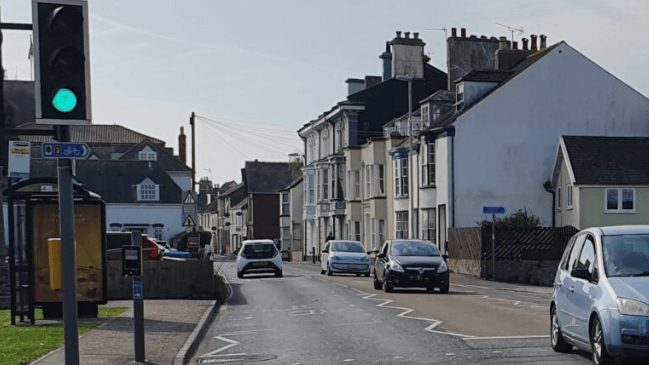 Village trial traffic light scheme abandoned | teignmouth-today.co.uk 