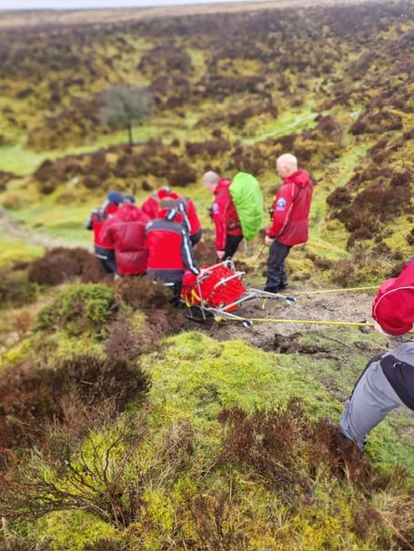 Dartmoor Search and Rescue vounteers from Ashburton rescue casualty 
