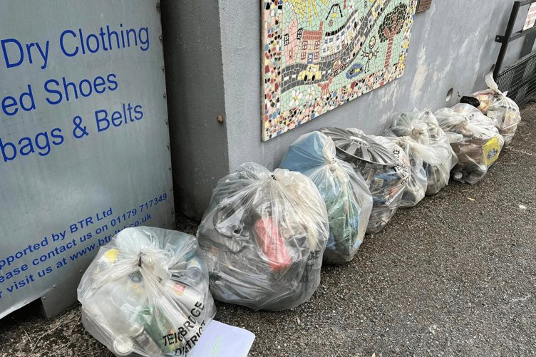 Chudleigh Knighton litter pick fills more than ten bags