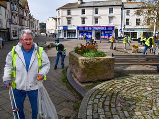 Volunteers clear kilos of rubbish in Big Spring Clean 
