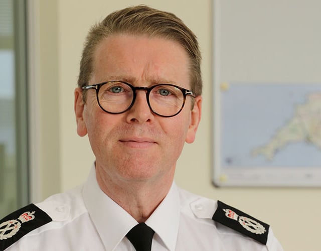 Suspended chief constable retires