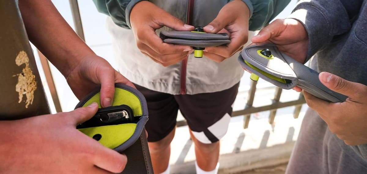 School to introduce lockable mobile phone pouches teignmouthtoday.co.uk