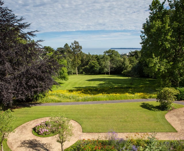 Gardeners' delight in opening to public for hospice 