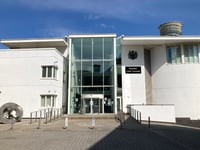 Drunk pubgoer attacked landlord