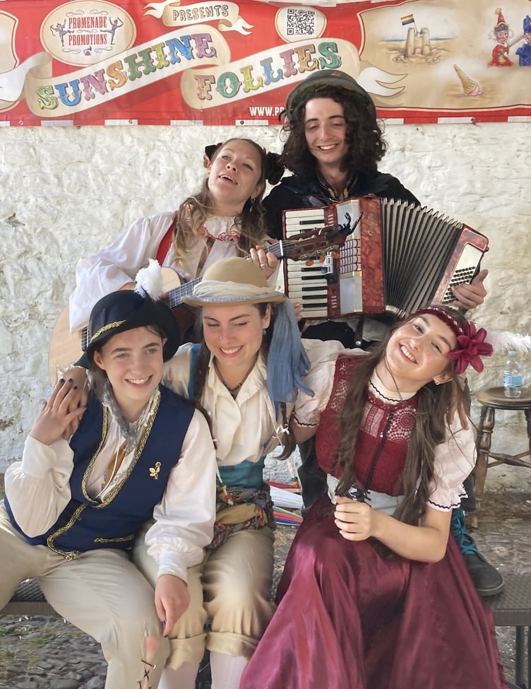 Sunshine Follies students