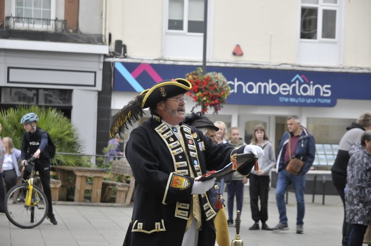 Dartmouth town crier Les Ellis