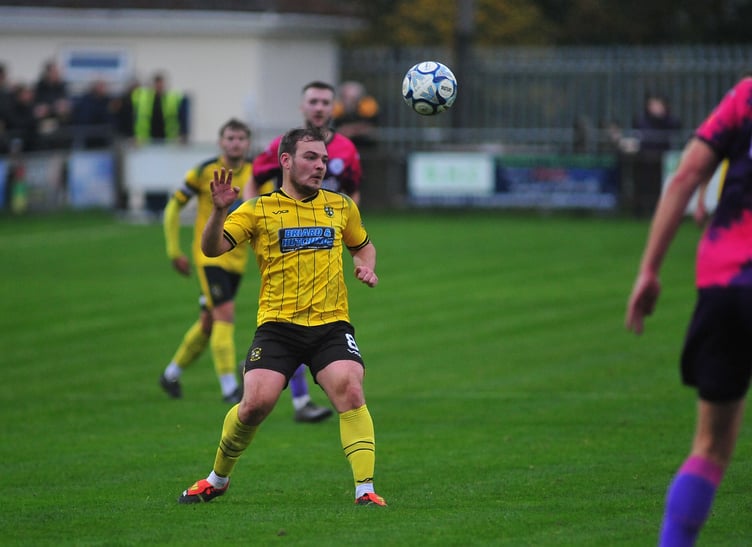 Football. FA Vase match. Buckland Athletic versus Clevedon Town.
