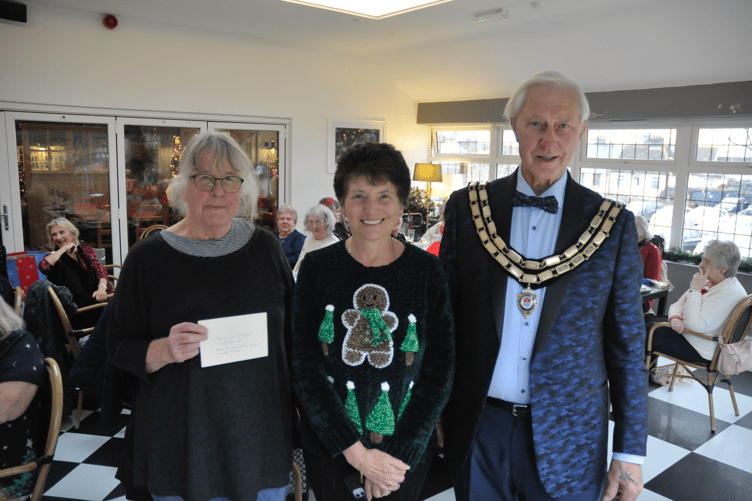 KingsCare's Maggie Bonnell, Sue Welland of Kingsteignton Knit and Natter Circle and Mayor of Kingsteignton, Cllr Ron Peart.