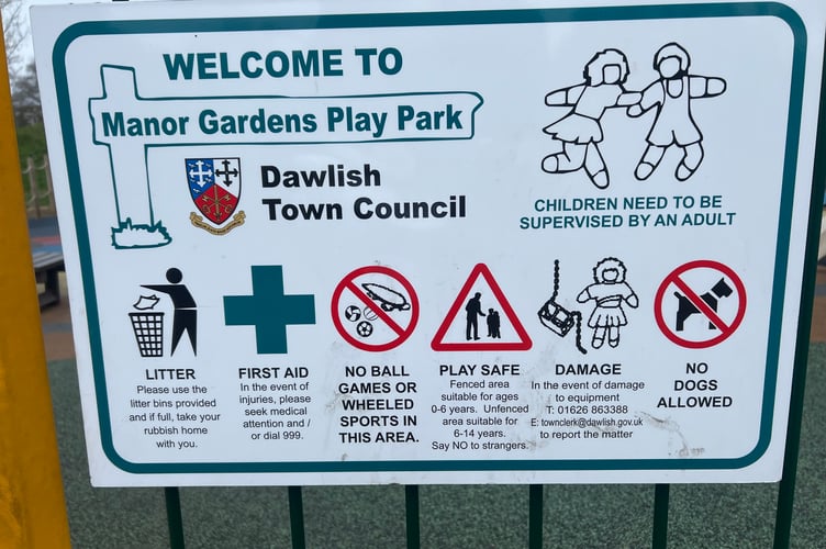 Manor Gardens play park sign. Photo Dawlish Town Council