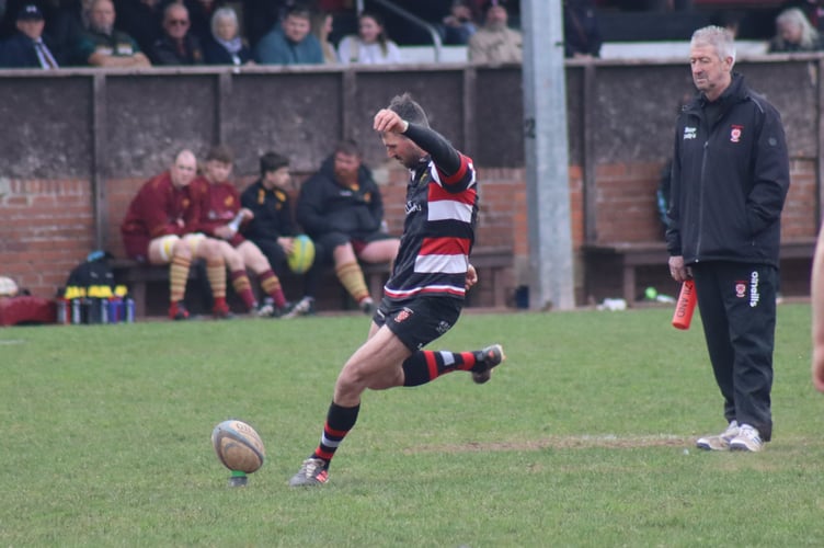 Jack Mayne, nailing Teignmouth RFC's 1st penalty