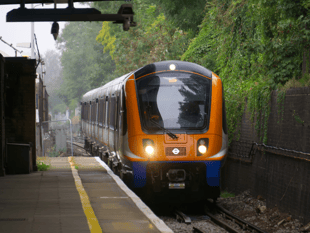 Government announces plan to lower train driver entry to 18-years-old