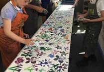 Simon Ripley leads inspiring school art workshop