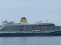 Mayor welcomes cruise ship