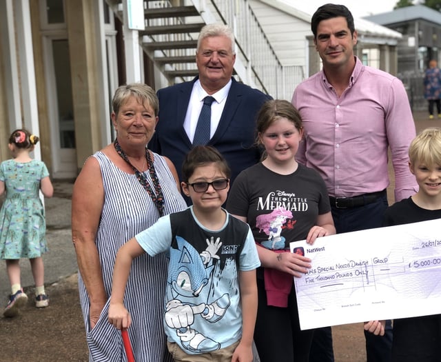 Masons Gift £5,000 to Children's Charity