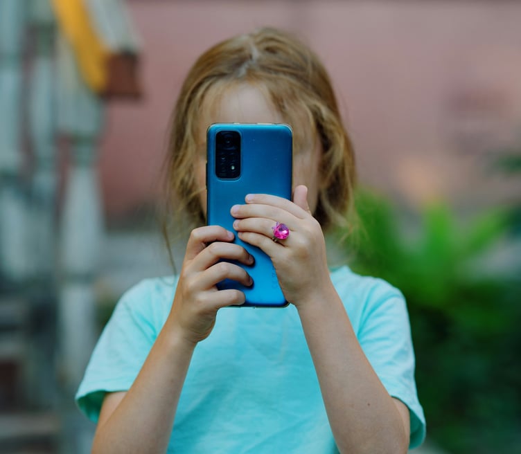 Children are being urged to 'ditch the screens' as part of National Eye Health week