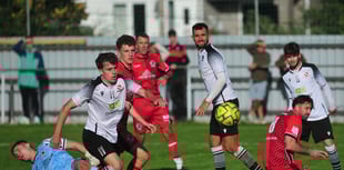 Bucks and Teigns take on home fixtures