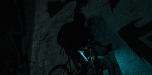 Police warning: Young people on bikes at night without lights