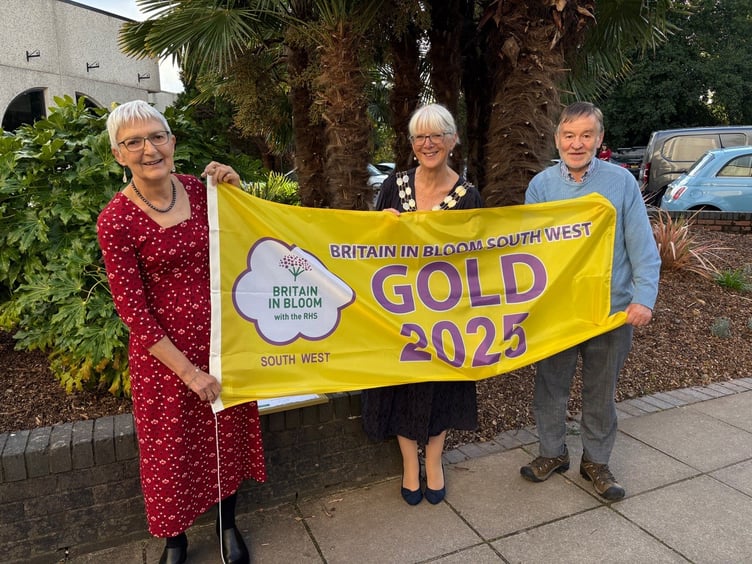 Bovey Tracey strikes Gold in Britain In Bloom.