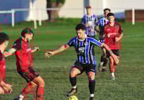 Cullompton Rangers conquer the 10 men of Newton Abbot Spurs