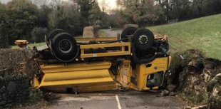 Gritting lorry blocks Dartmoor road after crash 