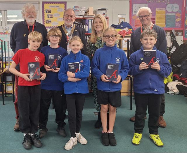 New dictionaries for Cockwood Primary students