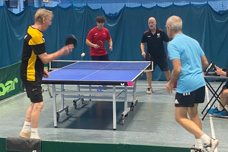 Colin Harrop + Prabhu Kashap (Taverners) v Albie Andrews + Lee Raymond (NA Harriers)