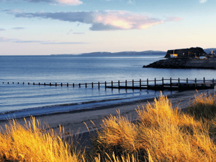 Man's body pulled from sea at Dawlish Warren 