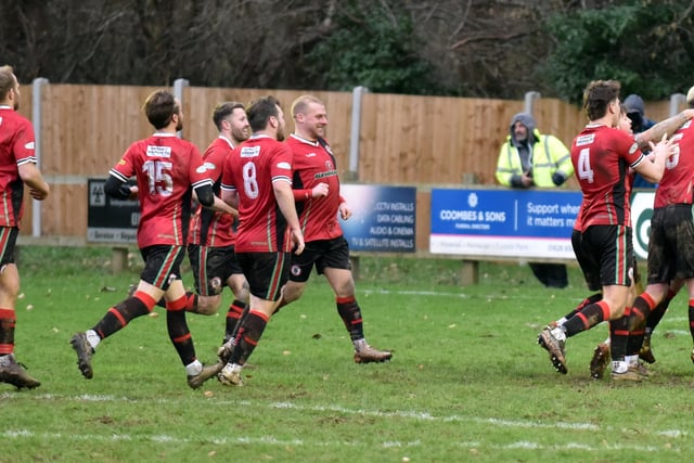 Bovey survive scare to reach the semis