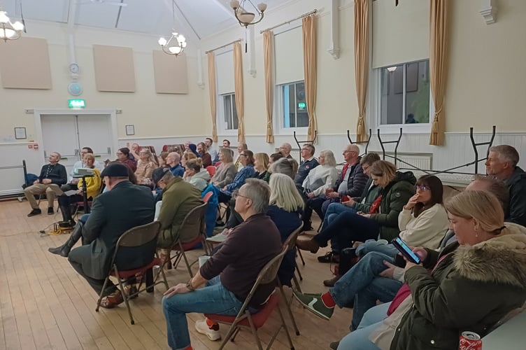 More than 50 people at Dawlish Town Council's emergency plan meeting. Photo Dawlish Town Council 