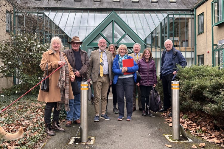 Teignbridge Council leader Richard Keeling with Lido campaigners at Forde House, Newton Abbot. Photo Guy Henderson 