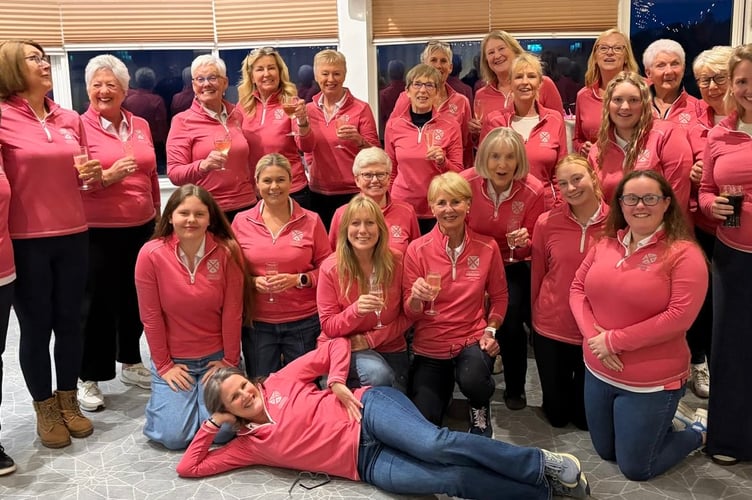 Teignmouth GC ladies team-building